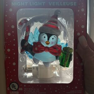 Night Light Penguin Wall In Door Plug Veilleuse!